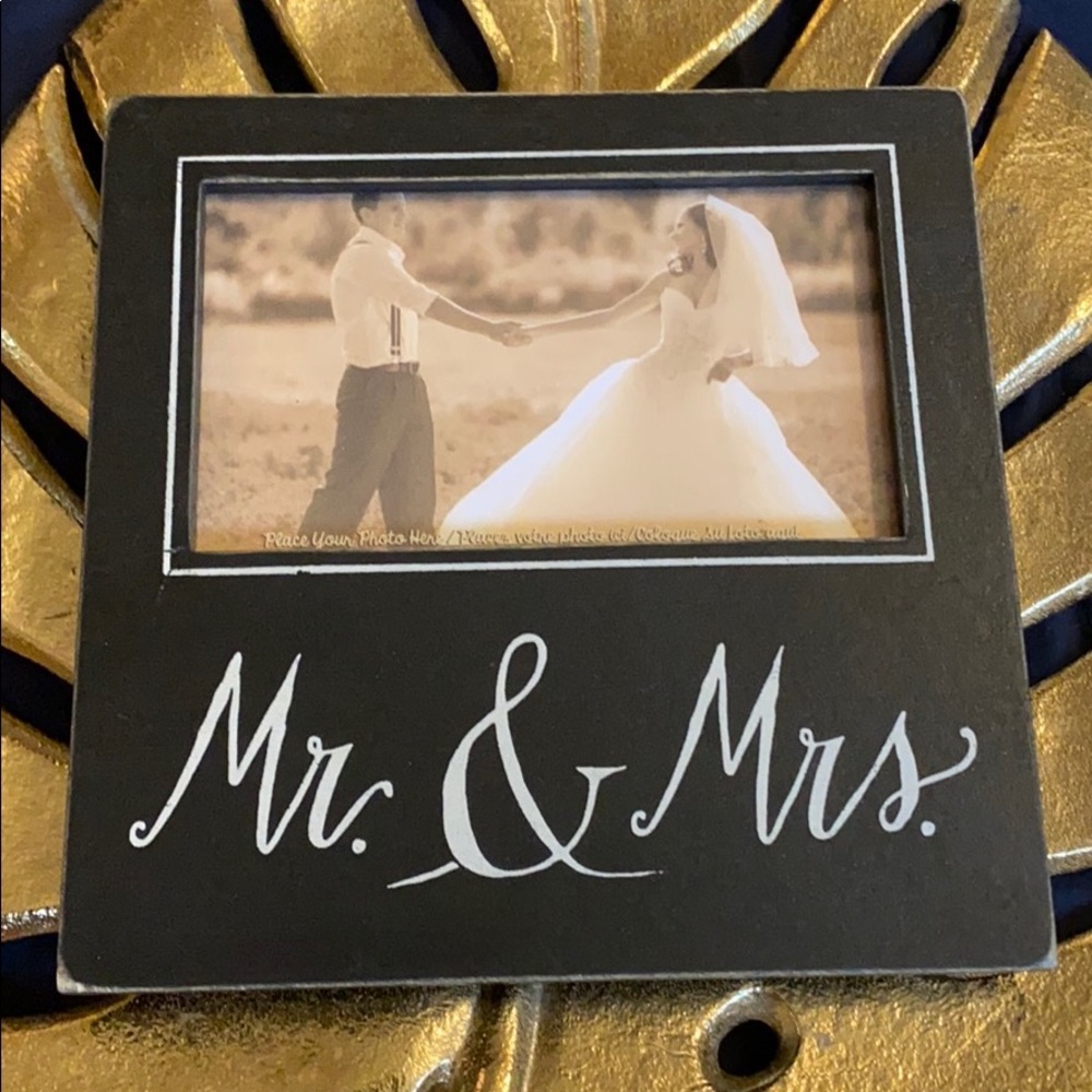 NWOT Mr. & Mrs. Frame